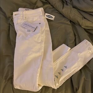 Old Navy White Ankle Cropped Jeans with Distressed Details
